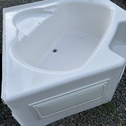 Bathub    (selling As Is )
