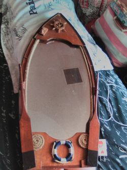 Mirror in the form a boat (espejo en forma de bote,,)
