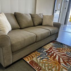 GRAY 3 SEATER SOFA W/ FREE DELIVERY 