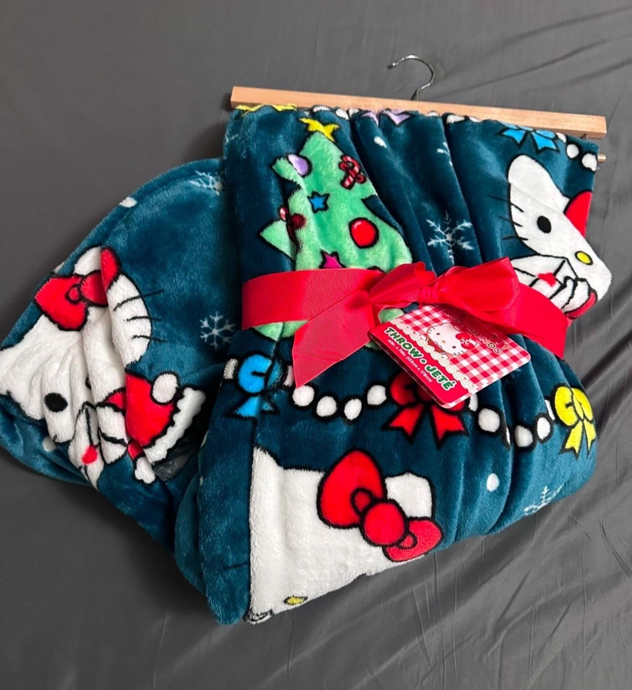 Hello Kitty Christmas Blanket