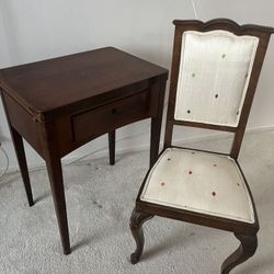 Vintage Singer Sewing Machine/Table & Vintage Chair