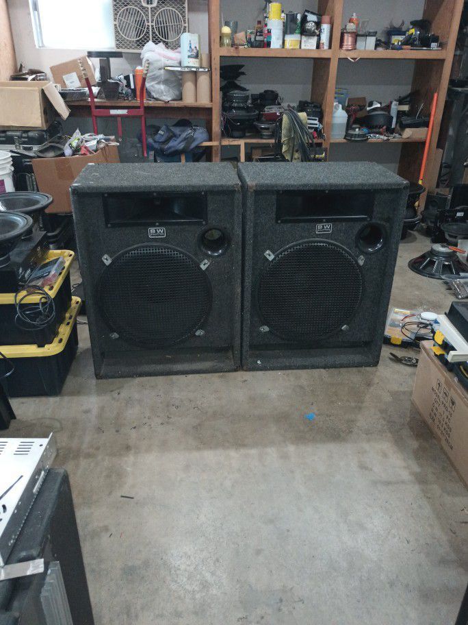 Pair Of Peavey Black Widow 1810 Two Way 400 Watts At 4 Ohms