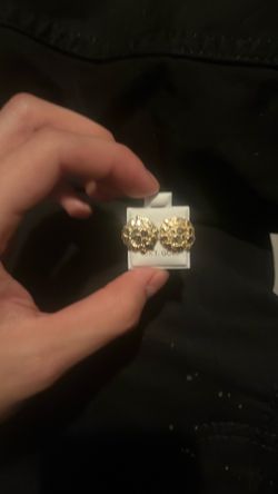Big gold earring