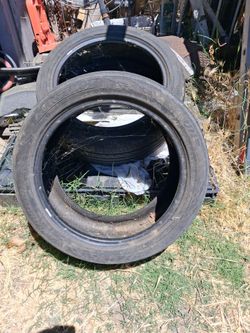 Used sentury car tire 245/45 R18 pair