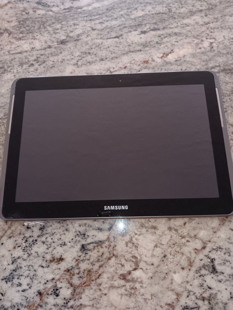 Samsung 11 Inch Verizon Tablet New Condition With Charger $35 Works Great