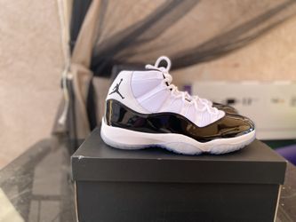 Jordan 11 concord 2018 9.5 top
