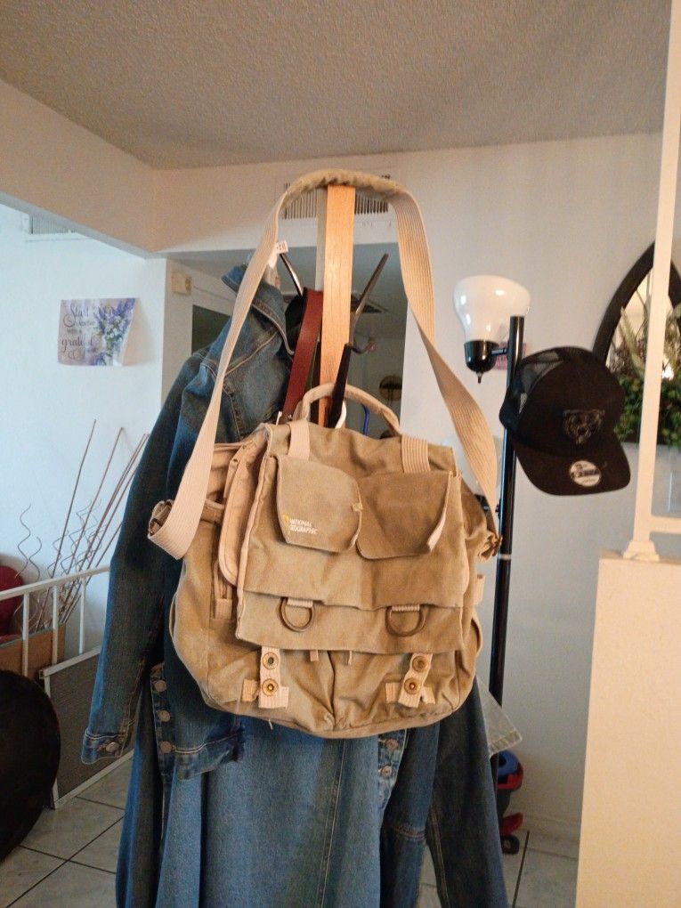 National Geographic Messenger Bag 