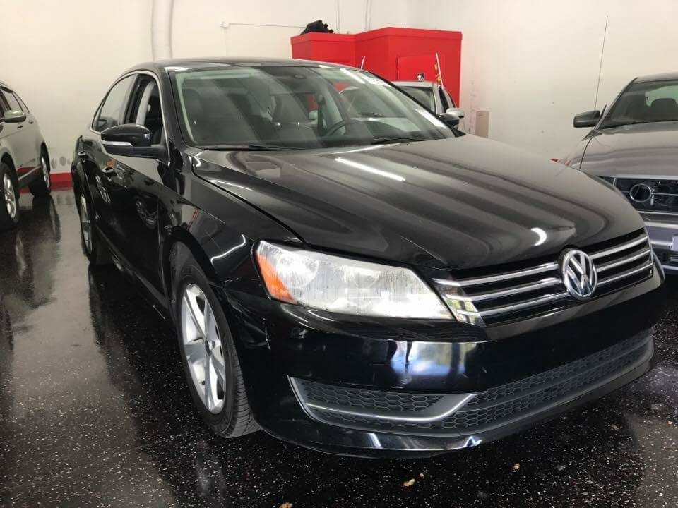 2013 VOLKSWAGEN PASSAT. LIKE NEW!!!