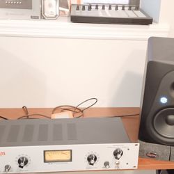 (Pair) Sterling Audio MX5 Powered Studio Monitors 