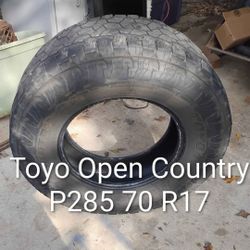 Toyo Open Country A/T L285 70 R17