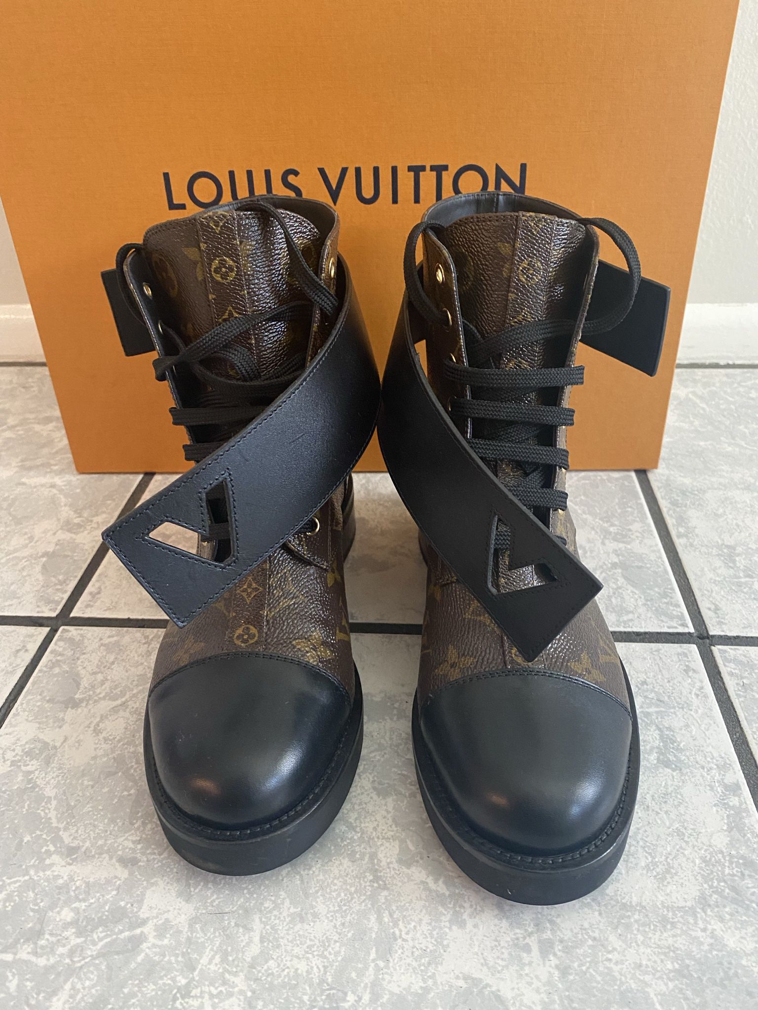 Louis Vuitton Boots: Wonderland Flat Ranger for Sale in Santa Clarita, CA -  OfferUp