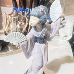 Title: Lladró “Madame Butterfly” Geisha Lady Porcelain Figurine – Spain