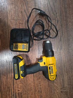 Dwalt drill