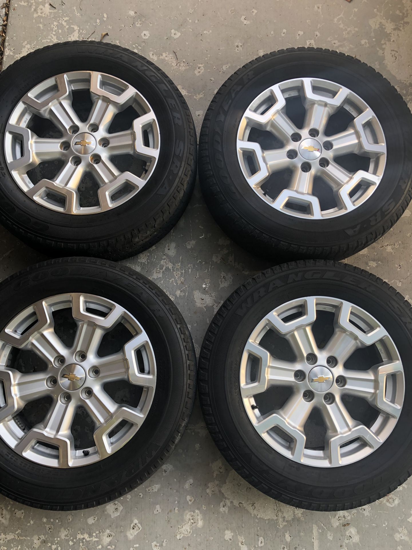 20” Nissan Titan factory oem wheels and tires Rims