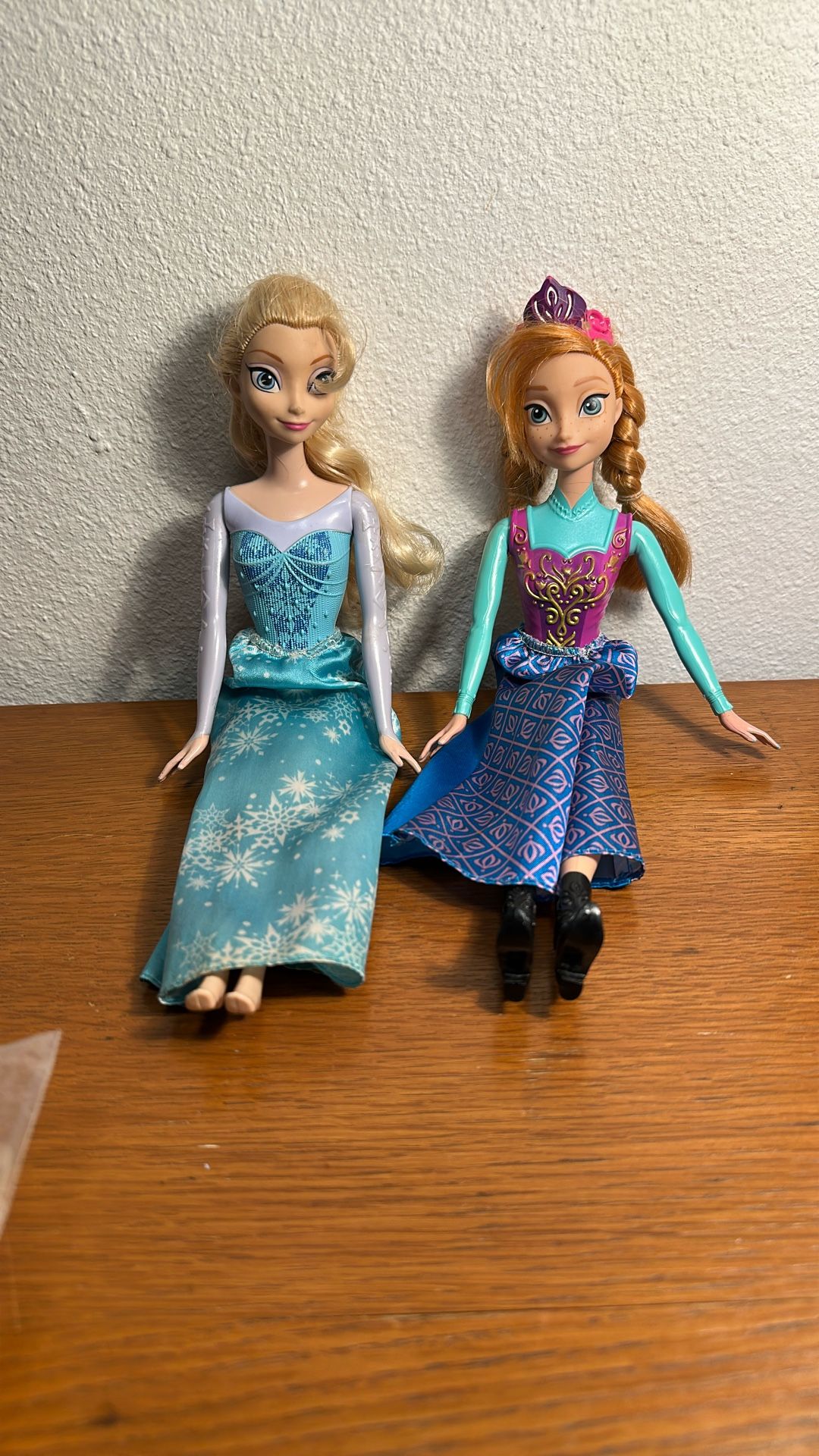 Sisters Frozen Dolls Queen Elsa & Anna