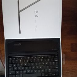 Logitech magnetic ultrathin, iPad Air keyboard, cover brand new