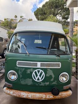 1968 Volkswagen Bus Camper - Bay Window
