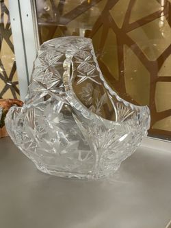 Large Vintage Cut Crystal Basket / Centerpiece – Floral & Starburst Design
