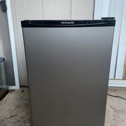 Frigidaire Minnie Fridge & Freezer 