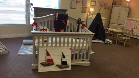 Truly Scrumptious Crib (Convertible)