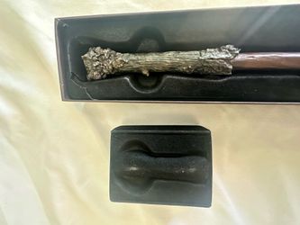 HARRY POTTER AUTHENTIC EIZARD WAN ( s23) LIKE NEW