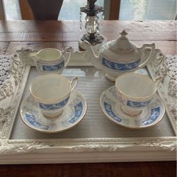 Coalport Bone China Set   Made In England.  Set Of Two Tea Cups & Saucers , Teapot & Creamer  