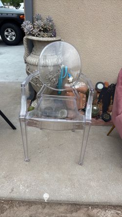 USED CLEAR SINGLE CHAIR