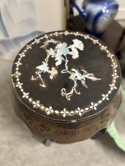 Lacquered wooden garden stool with mother-of-pearl inlay