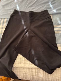 Black yoga pants