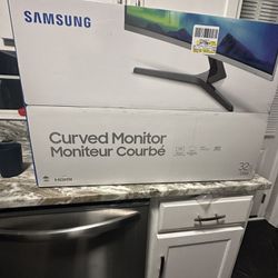 Curved 32 Inch Samsung Monitor 