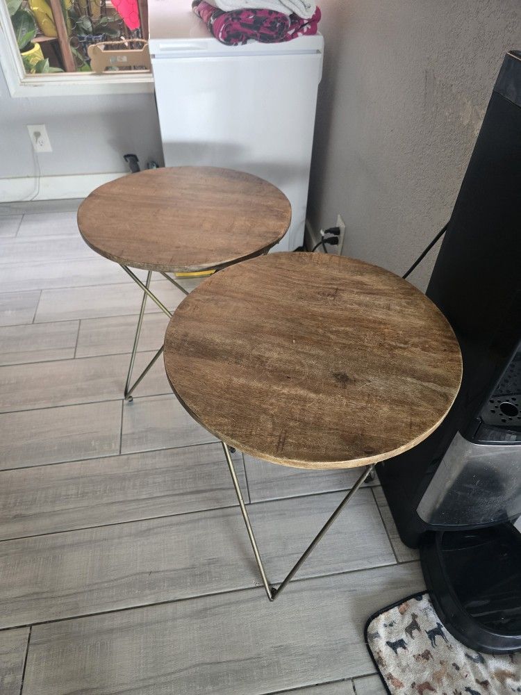 2 Side Tables
