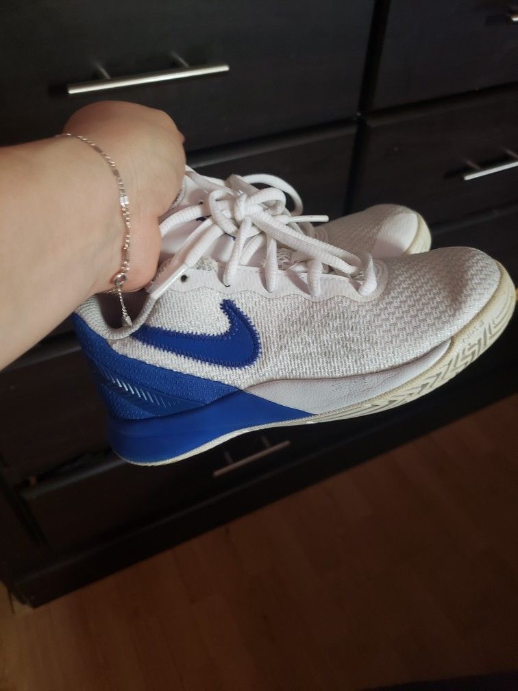 Nikes Shoes
