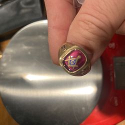 10 K Masonic Ring
