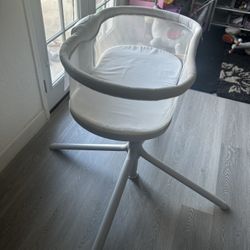 Halo innovations BassiNest Swivel with snuggle me organic