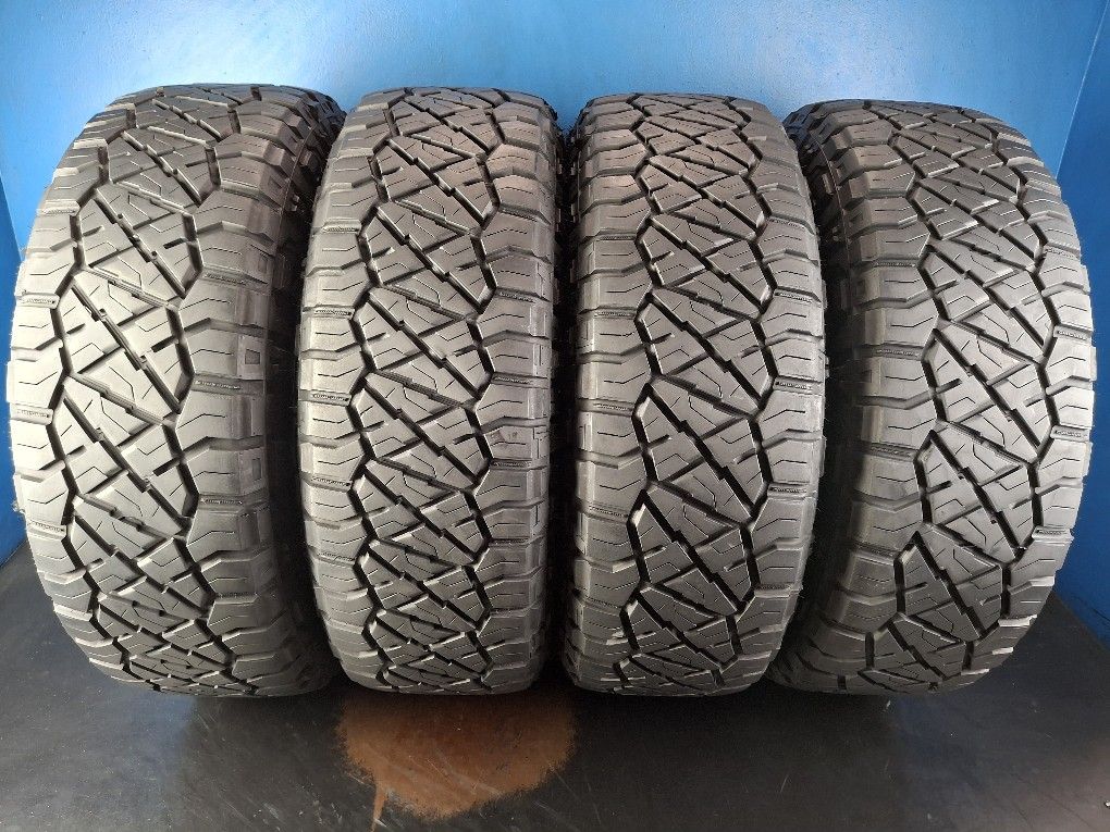 275 70 17 SET(4) (F21) NITTO RIDGE GRAPPLER 90% TREAD