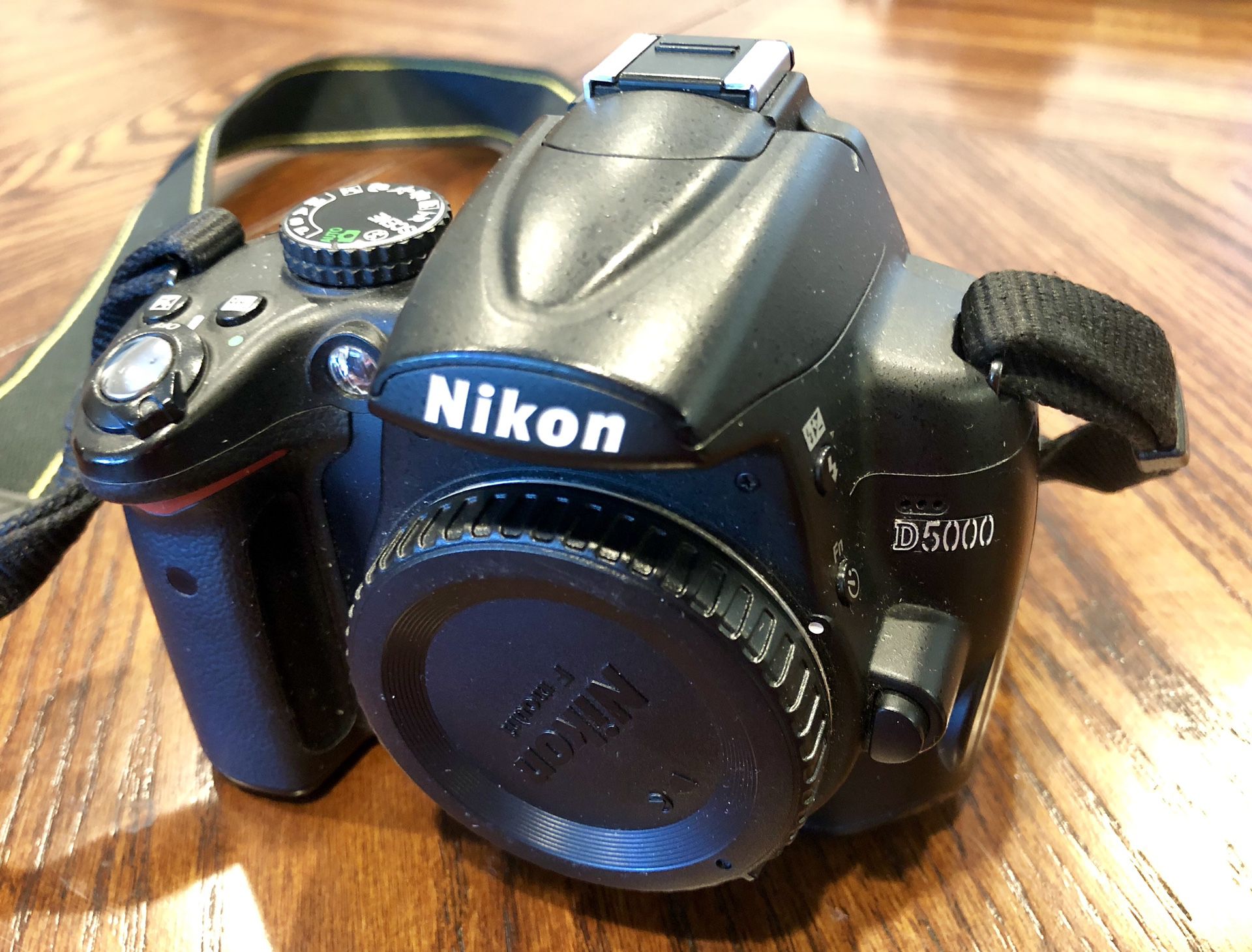 Nikon D5000 DSLR camera body