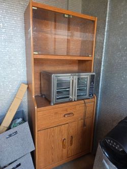 Pantry cabinet