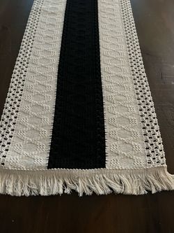Table Runner -New