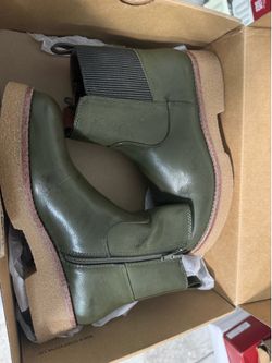 BOC boots jayla dark green size 7M flat heel women’s Chelsea