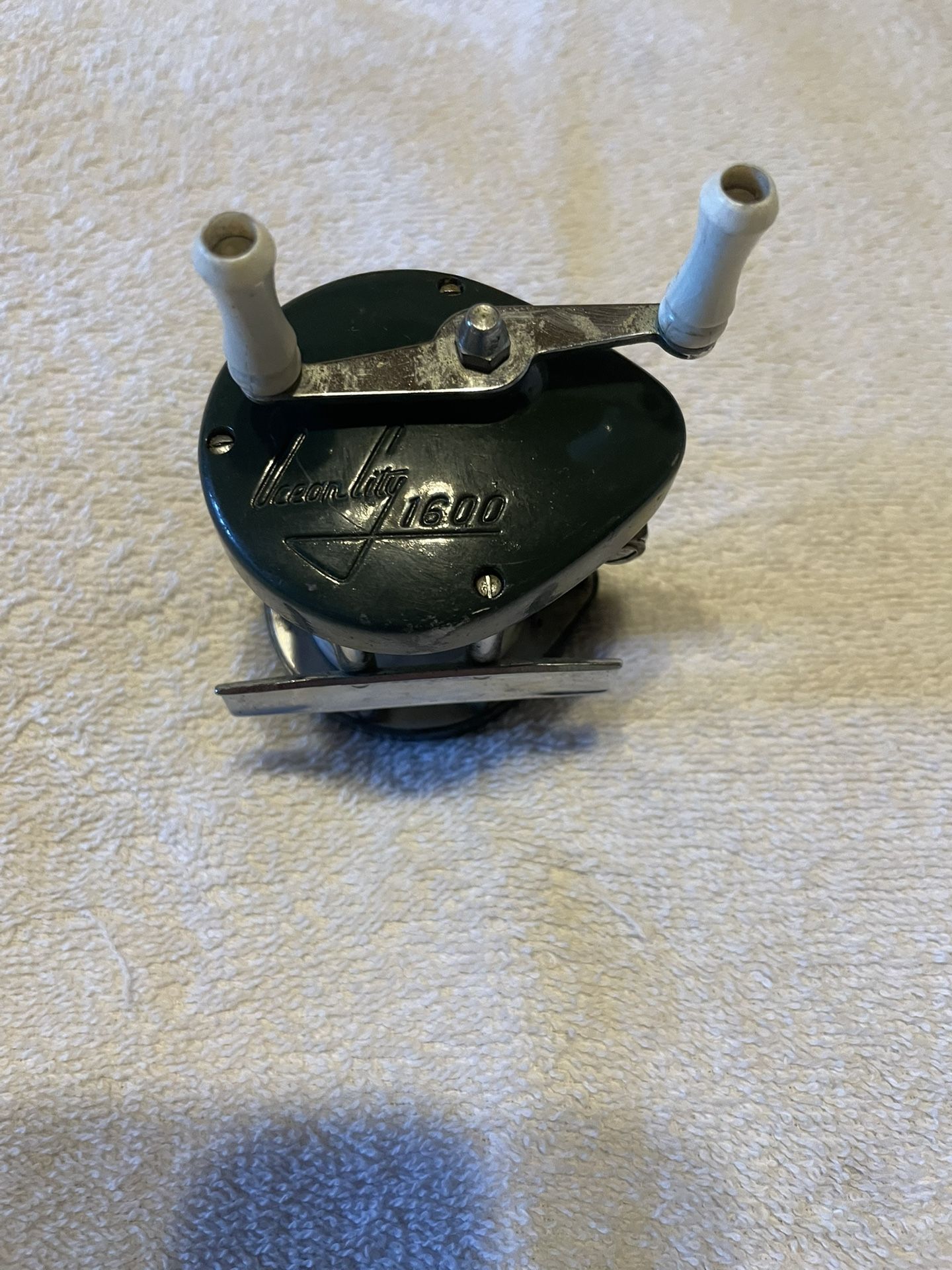 Vintage Ocean City Fishing Reel