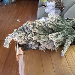 CHRISTMAS TREE