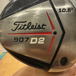 Titleist 907 D2 Driver (10.5 deg) with head cover