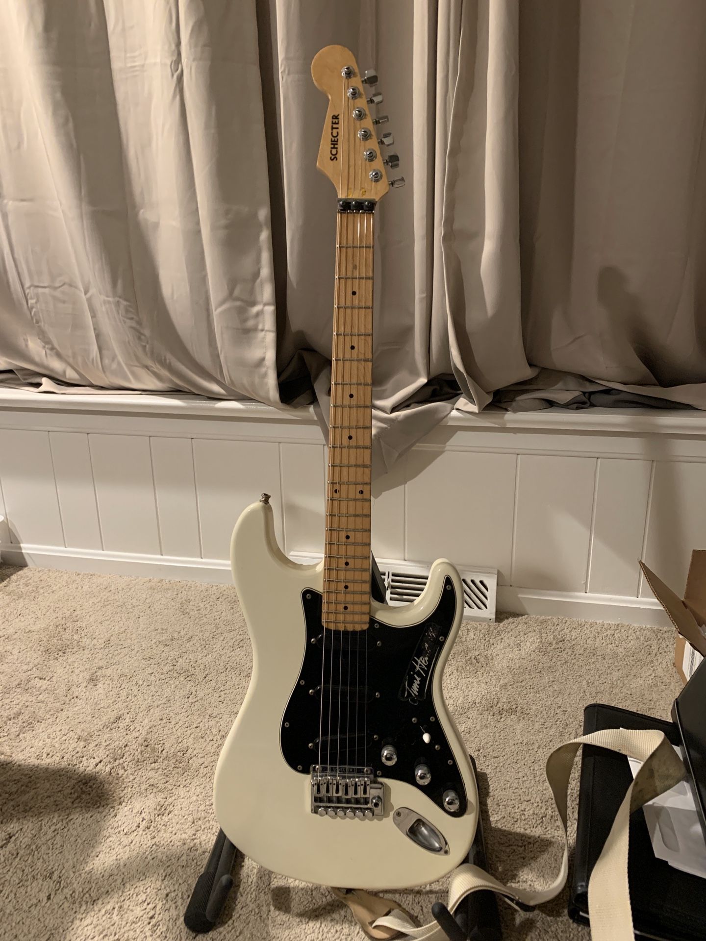 Schecter Stratocaster JIMI HENDRIX signature series tribute model