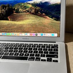 Apple MacBook Air 13” I5/8GB/256GB SSD $200