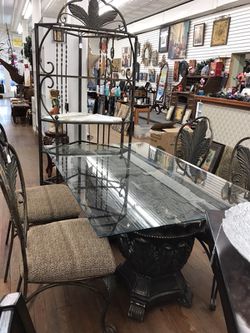 Iron leaf Dining Table with tall iron bar