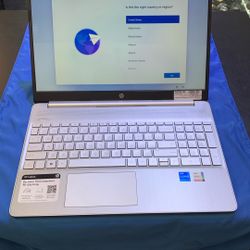 HP Laptop 15-dy2032nr  i5, 8GB, 256GB, Charger, NICE