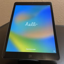 Apple iPad 8 Space Gray 32GB WiFi - Non-Functional Audio Jack