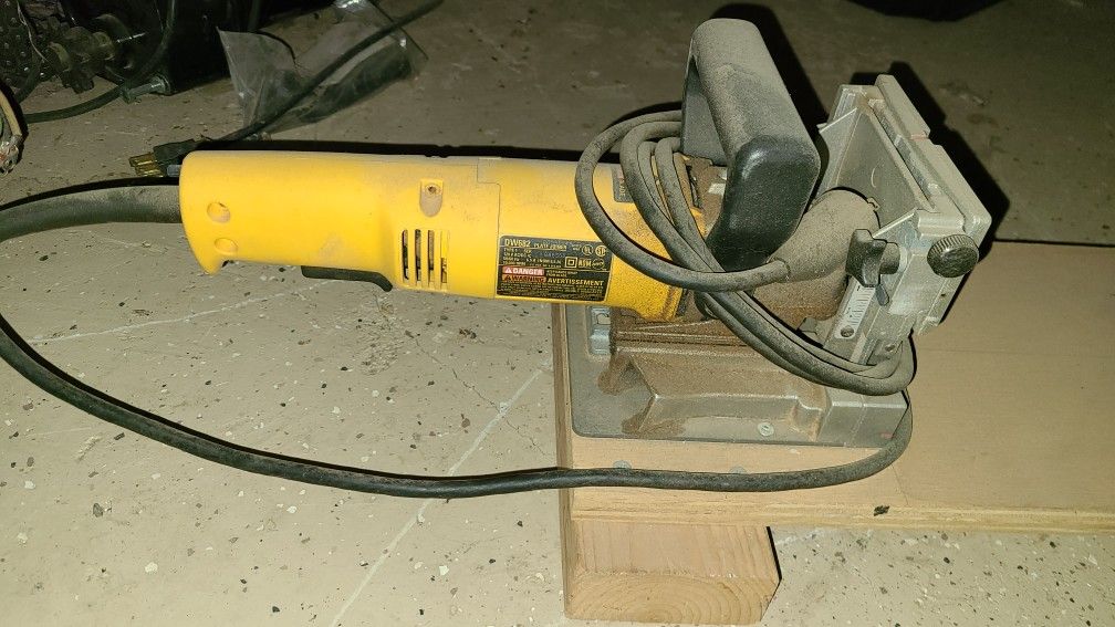 Dewalt Jointer DW682