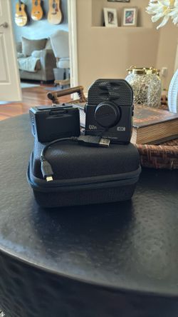 4K Video Recorder, Extra Battery, Case & Cable