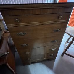 Dresser